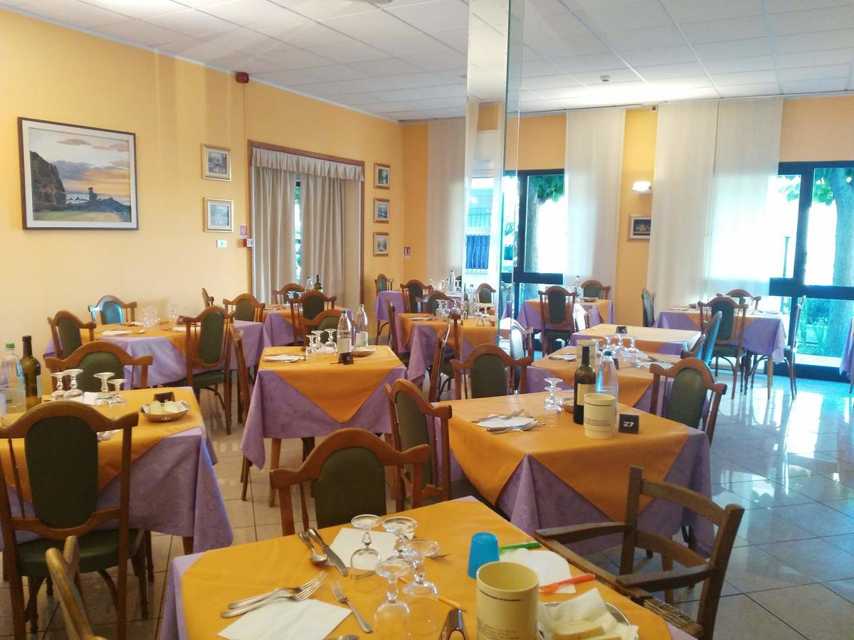 Hotel Marittimo 里米尼 外观 照片